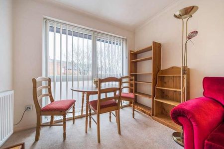 Laleham Road, Shepperton, Surrey, TW17 - Photo 3