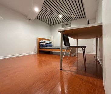 For Lease - 44 Glencoyne Cres Crescent Unit# One Bedroom Unit bsmt,... - Photo 1
