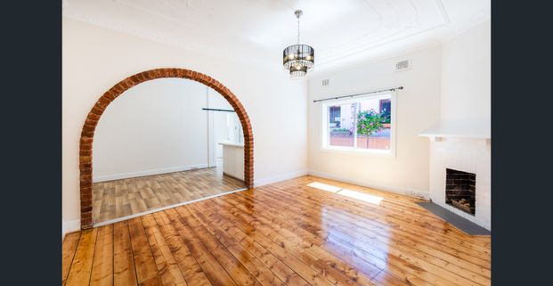 Three Bedroom Semi Minutes to Bondi Beach! - Photo 1