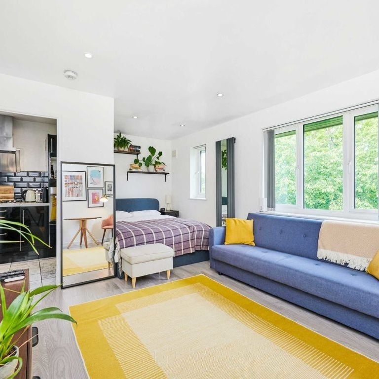 Studio Flat, Rectory Lane, SW17 - Photo 1