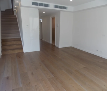 12/1524 Malvern Road, Glen Iris VIC 3146 - Townhouse For Rent | Domain - Photo 4