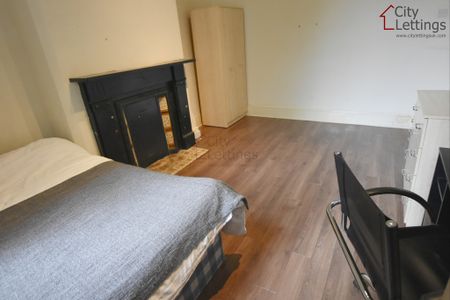 2 Bedroom Ground Floor Flat - Photo 5