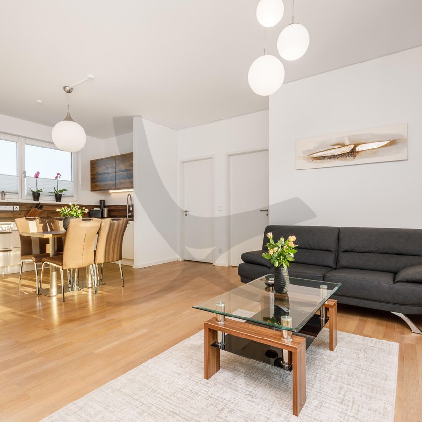 Penthouse Living - Photo 1