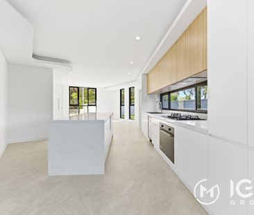 Brand New Luxury Duplex – Modern Living at Its Finest - Photo 3