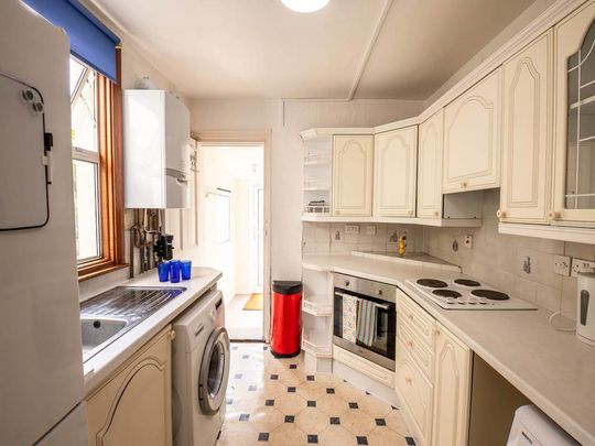 4 bedroom house to rent - Photo 1