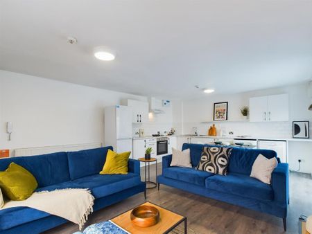 6 bedroom flat to rent - Photo 5