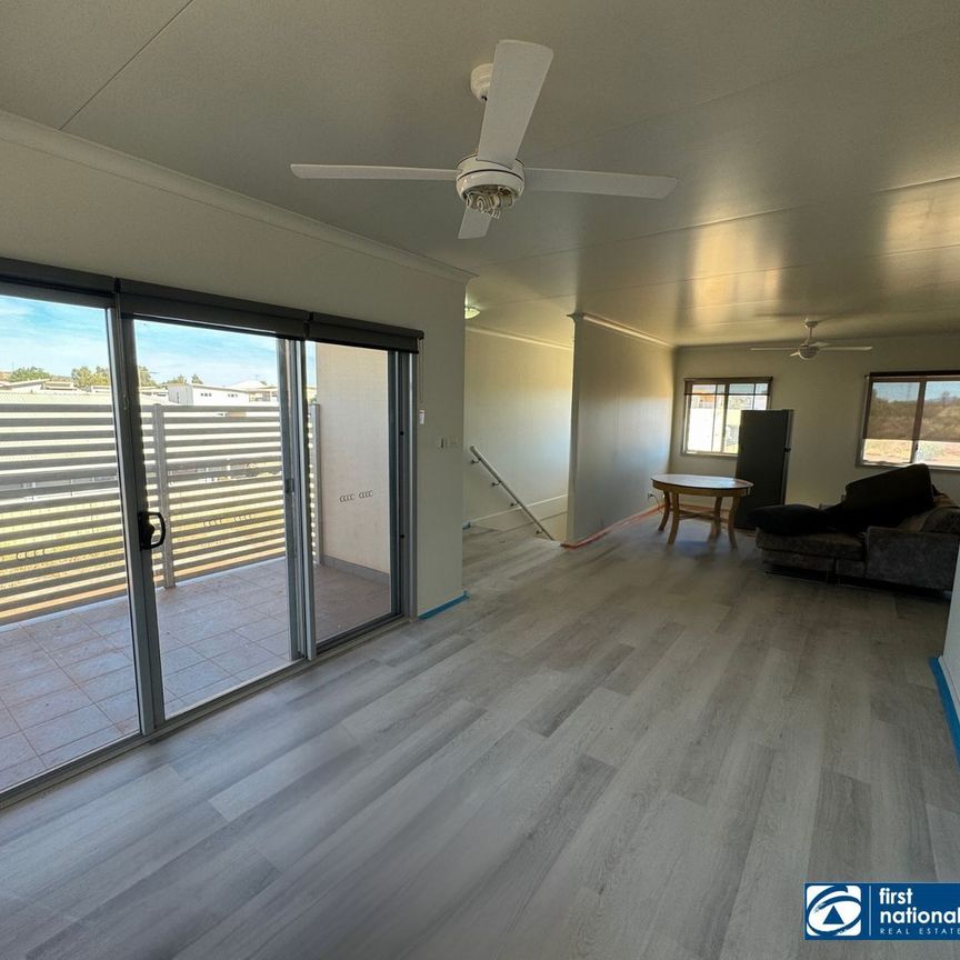 4 BED 2 BATH, PERFECT COMPANY HOUSE - Photo 1