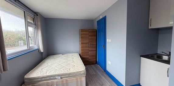 House share to rent - Photo 2