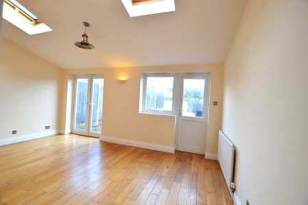 Meadows Close, Poole, BH16 5JQ - Photo 2