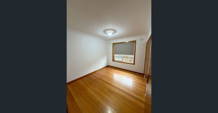 Neat Family Home in Prime Bell Park Location - Photo 4