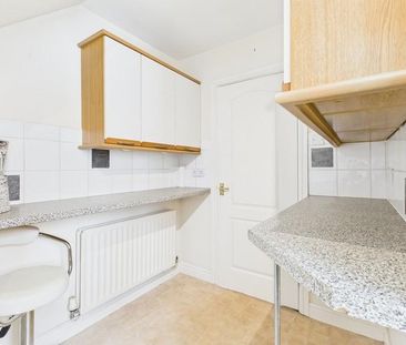 2 bedroom semi-detached house to rent - Photo 3