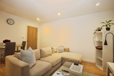 Talbot Close, Mitcham, CR4 1FE - Photo 5