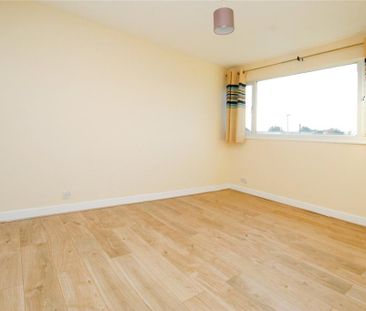 3 bedroom end of terrace house to rent - Photo 6