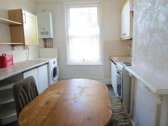Bedroom First Floor Flat In Charminster, BH3 - Photo 1
