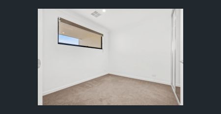 Stylish Townhouse in Great Location! - Photo 3