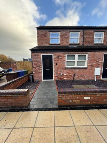 2 bedroom end of terrace house to rent - Photo 2