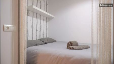 1-bedroom apartment for rent in Embajadores, Madrid - Photo 3