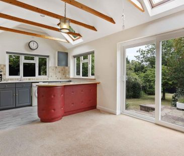 3 bedroom semi-detached house to rent - Photo 5