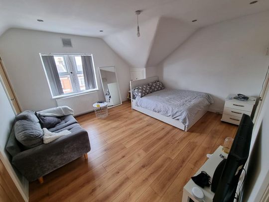 1 bedroom property to rent - Photo 1