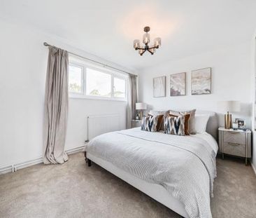4 bedroom terraced house to rent - Photo 2