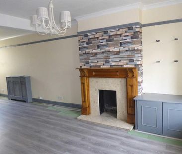 2 bedroom end of terrace house to rent - Photo 3