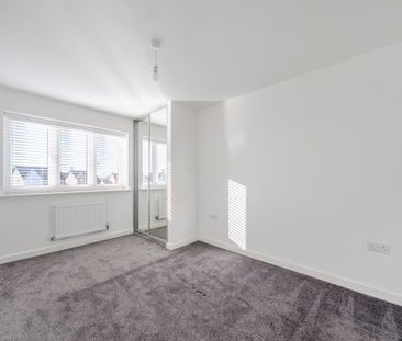 4 bedroom detached house to rent - Photo 5