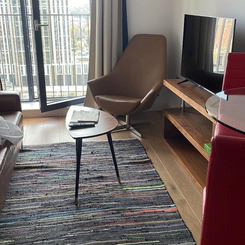 Studio Flat, Grantham House, E14 - Photo 1