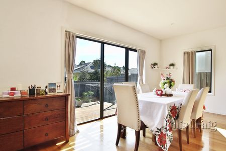 13 Ochre Place, Mount Waverley - Photo 5