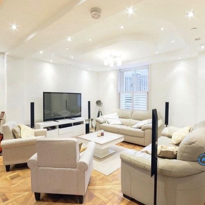 1 bedroom in a house share to rent - Photo 1