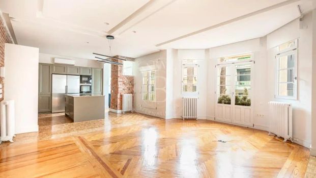 Piso de alquiler en Recoletos - Photo 1