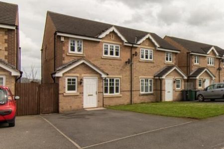3 Bedroom - Photo 2