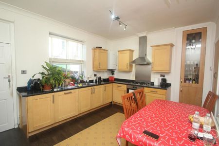 4 bedroom house to rent - Photo 4