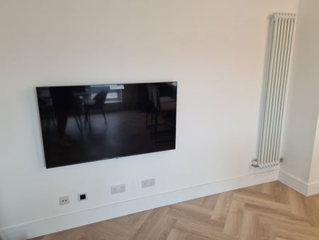 2 Bed Penthouse, Devonshire Road, SW19 - Photo 4
