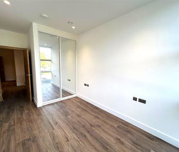 Sheila House, Fleet, Hampshire, GU51 - Photo 6