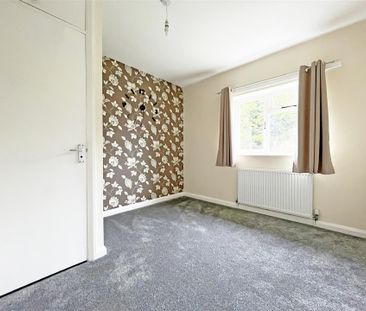 3 bedroom Semi-detached house to rent - Photo 6