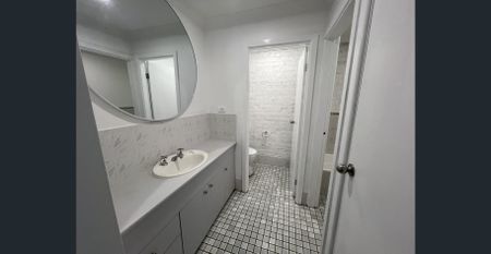 Modern 2 Bedroom Unit - Photo 5