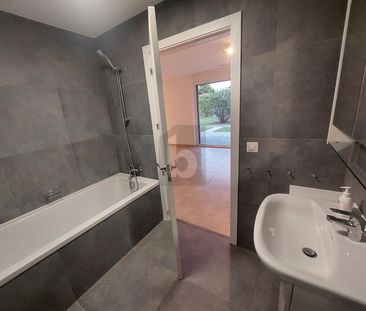 CENTRALLY LOCATED WITH SEATING - Foto 2