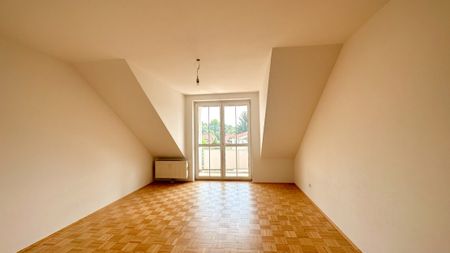 Lichtdurchflutet Dachgeschosswohnung mit 2 Schlafzimmer und Loggia in Schlüßlberg - Photo 4