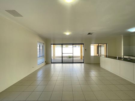 Large 4x2 Family Home - Photo 2