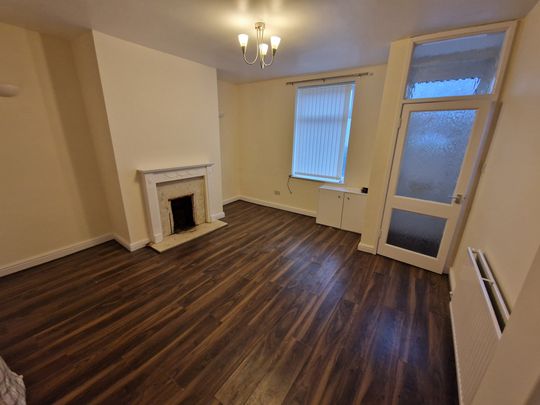 Bolton Road, Radcliffe - Photo 1