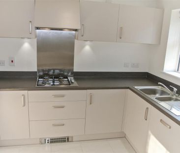 2 bedroom semi-detached house to rent - Photo 6