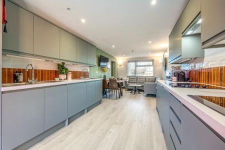 1 bedroom in a house share to rent - Photo 5