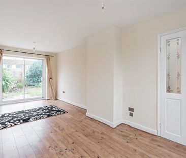 3 bed semi-detached house to rent in Burford Close, Solihull, B92 - Photo 5
