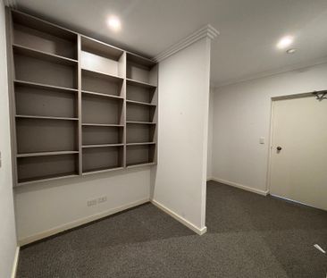 Central Convenience - Photo 4