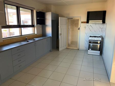 1/95 Munro Street, Coburg - Photo 3