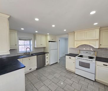 For Lease - 43 David Street, Brampton, Ontario - Photo 2