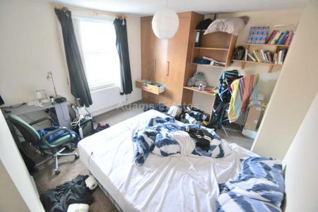 6 bedroom terraced house to rent - Photo 4