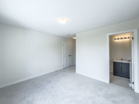 For Lease - 67 Lawrence D. Pridham Avenue, New Tecumseth, Ontario - Photo 4