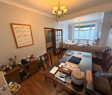 4 bedroom terraced house to rent - Photo 5