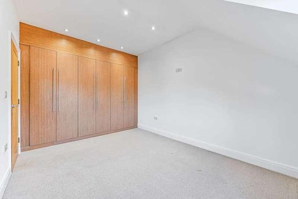 Privet Mews, Coulsdon, CR8 - Photo 1